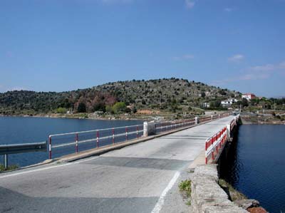 13-avila-8-02